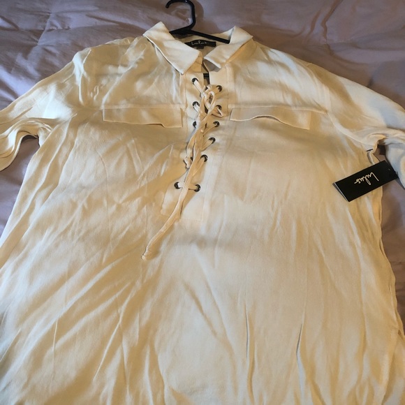 Brand new Lulu’s blouse. Cream color. Size large. - Picture 3 of 5